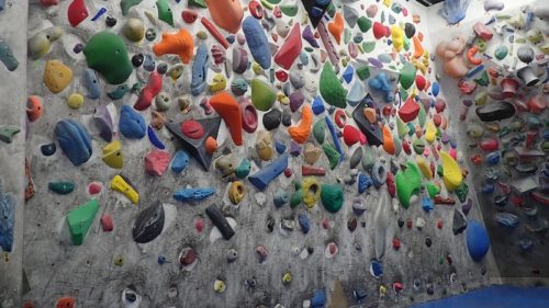 東京都のクライミング施設「ボルダリングジム 空の向こうへ四足歩行（そらよん）」